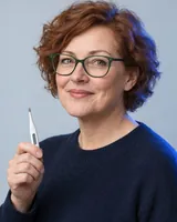 Portrait of Siobhán, the fictional persona of the Server Health, an AI agent