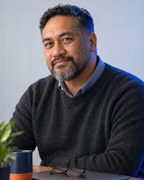 Portrait of Hemi, the fictional persona of the Xero Expert, an AI agent